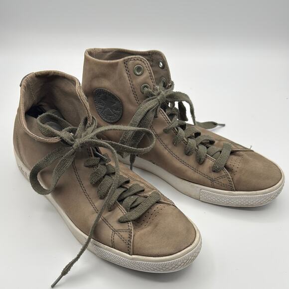 Converse Chuck Taylors - Men’s 9 - Picture 1 of 6